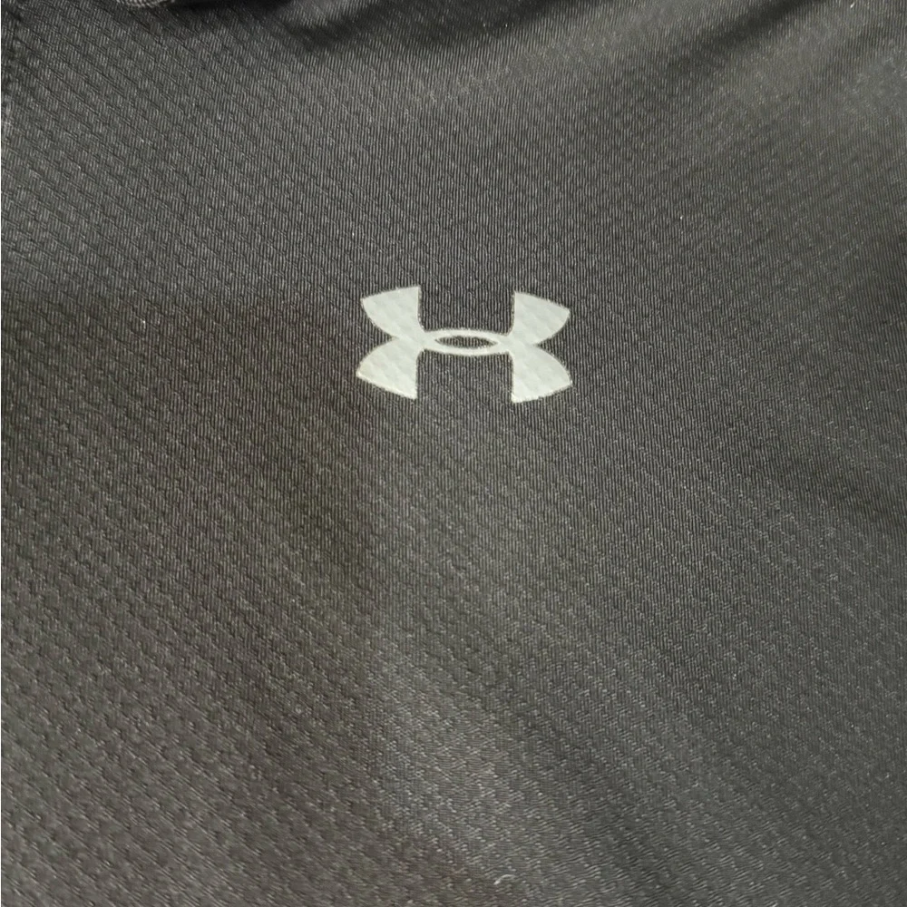 Pre-Loved Boy's Under Armour Polo Shirt Black HeatGear YXL